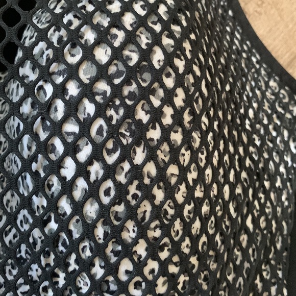 Victoria’s Secret Sports Bra Size 36DD - Picture 4 of 8